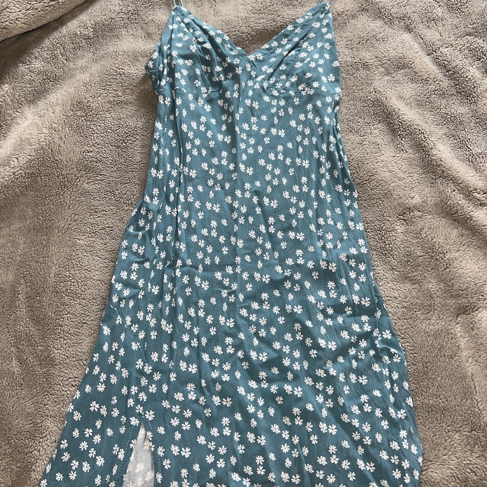 Kendall & Kylie Floral Blue Dress with White Daisies